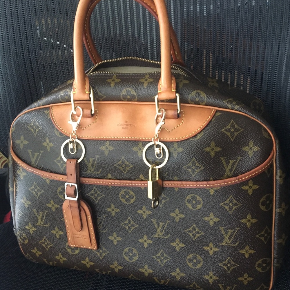 LV Deauville bag